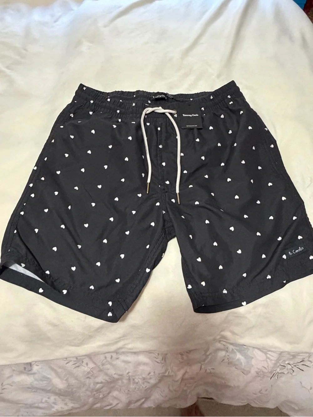 NWT Barney Cools Poolside 17” Black Swim Trunks with White Heart Print Men’s 32